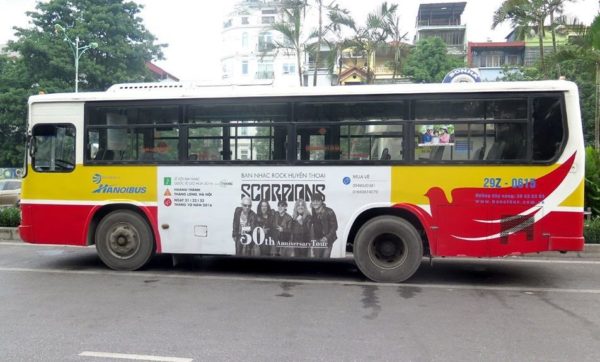 quảng cáo trên xe buýt