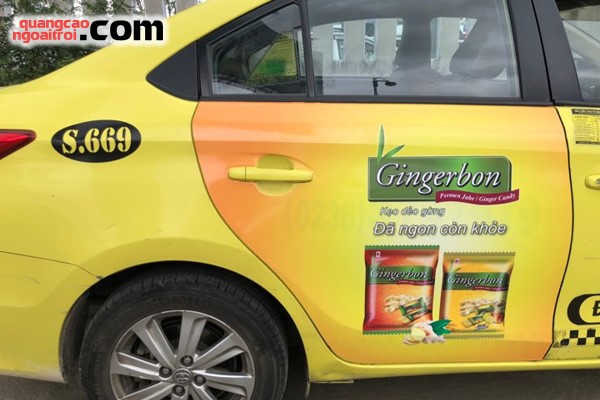 kẹo gừng Gingerbon và kẹo cà phê Esprezzo quảng cáo trên taxi