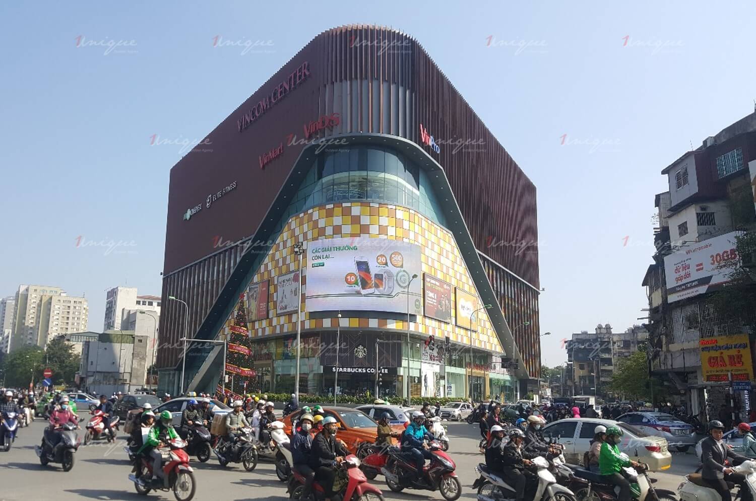 Màn hình Led quảng cáo ngoài trời tại Vincom Phạm Ngọc Thạch