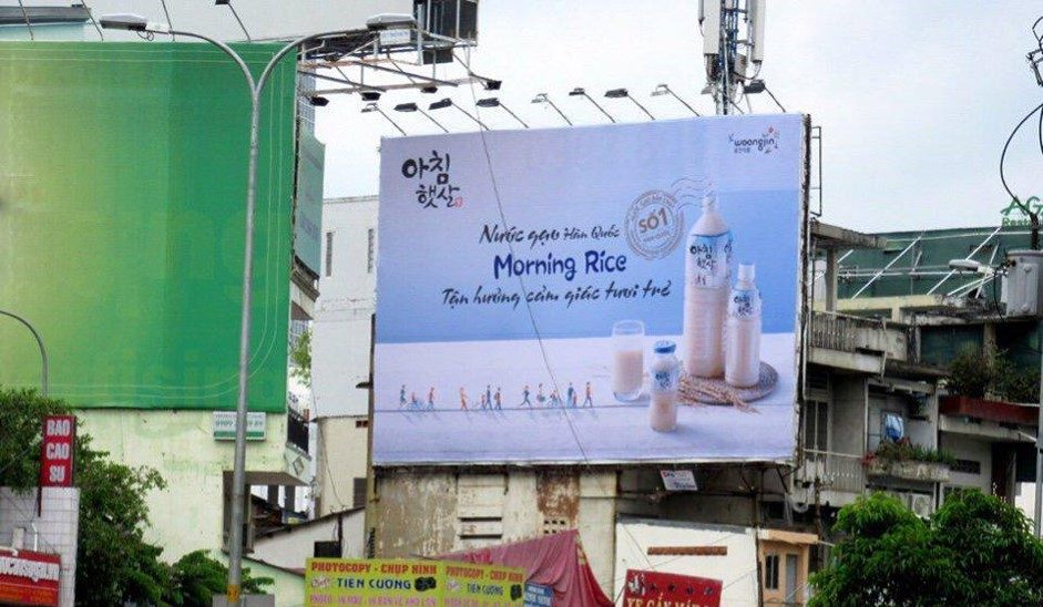 pano quảng cáo của nước gạo morning rice