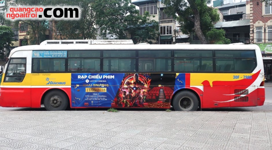 quảng cáo trên xe bus