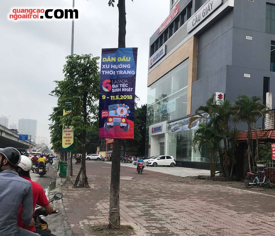 lazada treo banner quảng cáo tại Hà Nội
