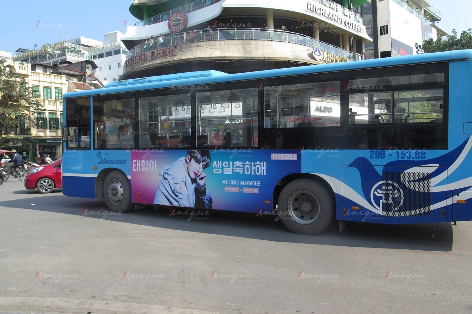 quảng cáo xe buýt cho thần tượng