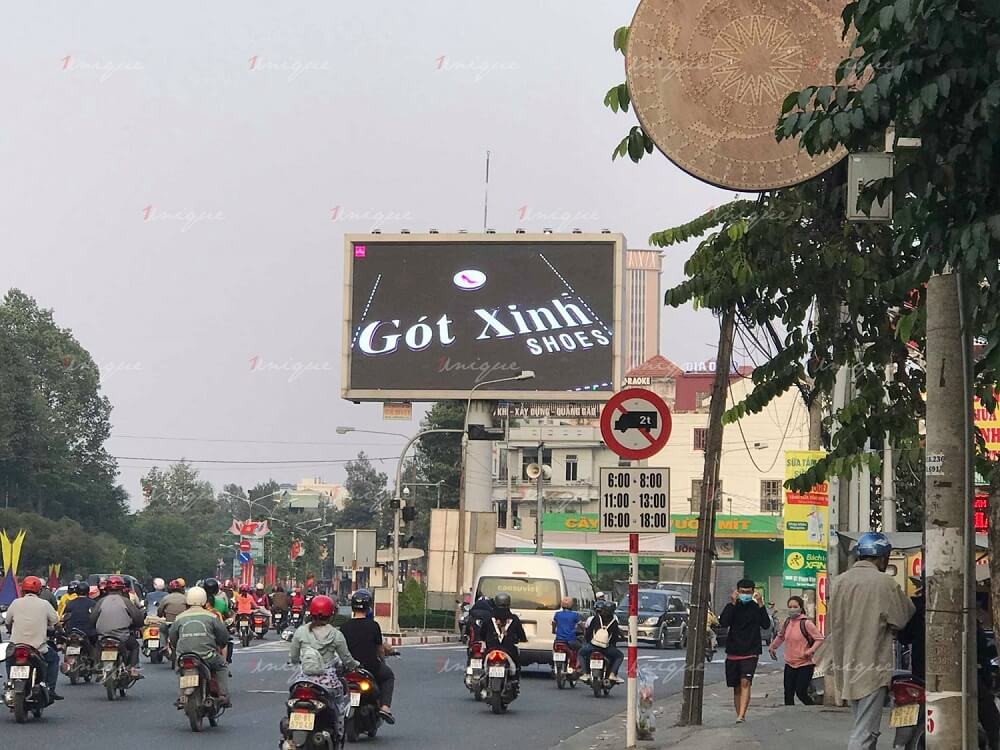 Gót Xinh Shoes quảng cáo màn hình Led ngoài trời tại ngã ba Vườn Mít (Biên Hòa, Đồng Nai)