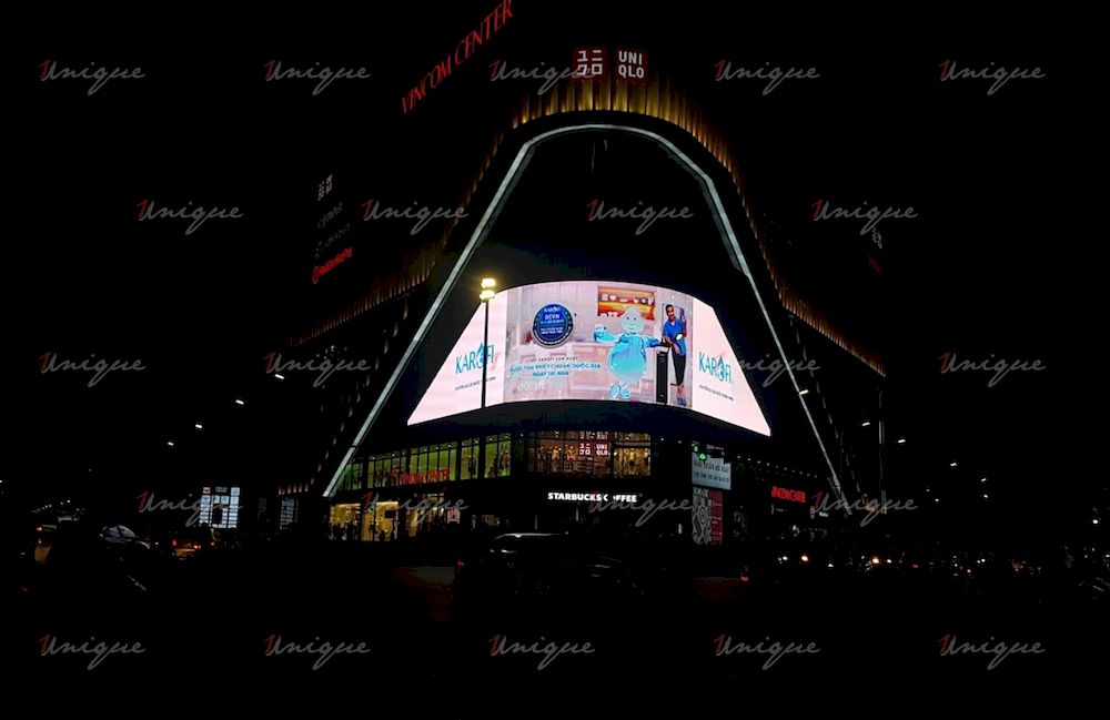 Màn hình Led quảng cáo ngoài trời tại Vincom Phạm Ngọc Thạch, Hà Nội