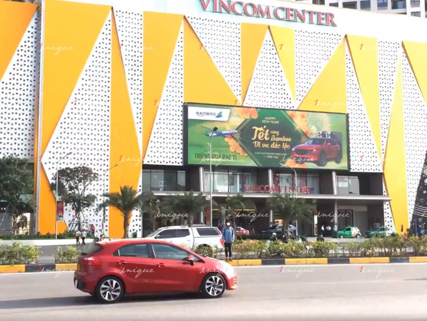 màn hình Led quảng cáo ngoài trời tại Vincom Trần Duy Hưng