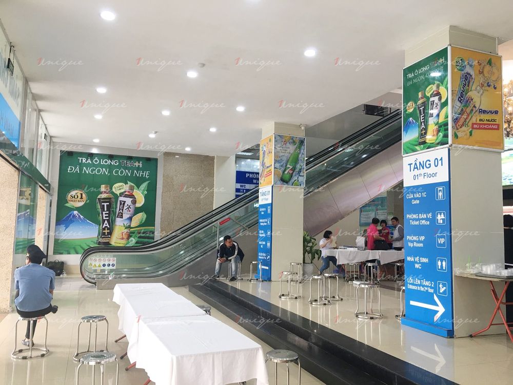 Quảng cáo tàu điện và nhà ga Metro Cát Linh - Hà Đông