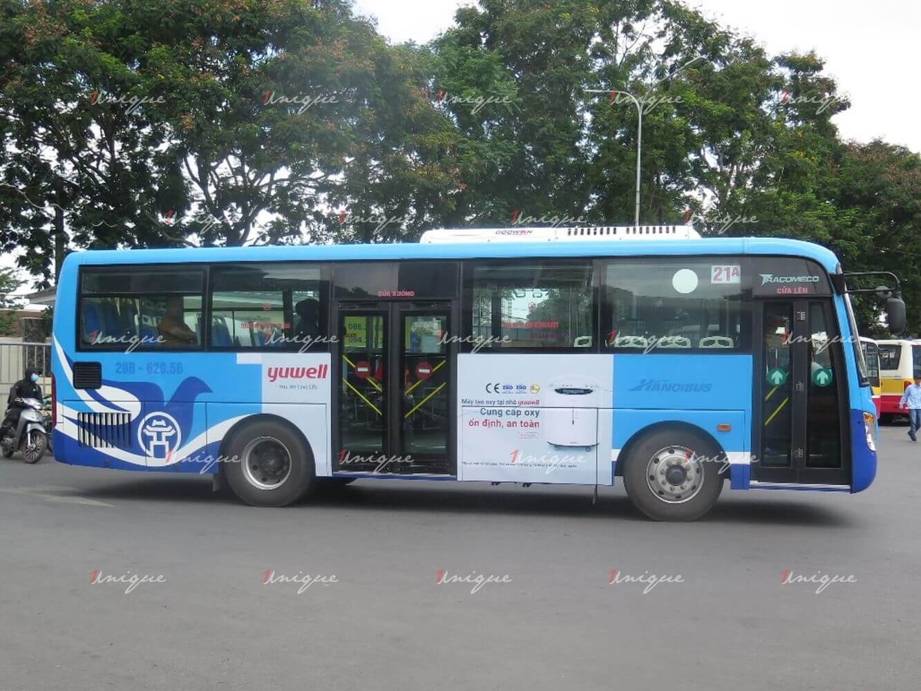 Yuwell quảng cáo trên xe buýt tại Hà Nội