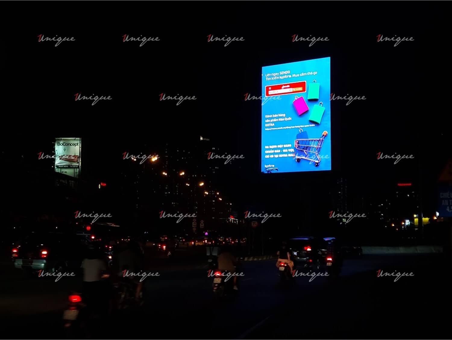 Kotra quảng cáo màn hình LED ngoài trời chân cầu Sài Gòn