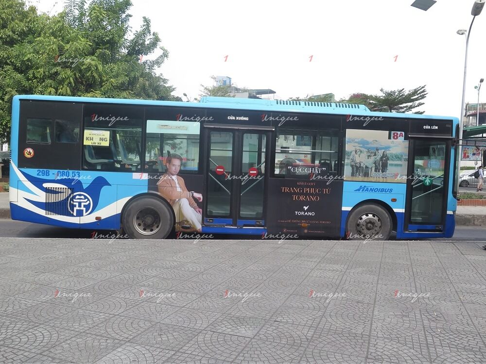 Thời trang Torano quảng cáo trên xe bus tại Hà Nội