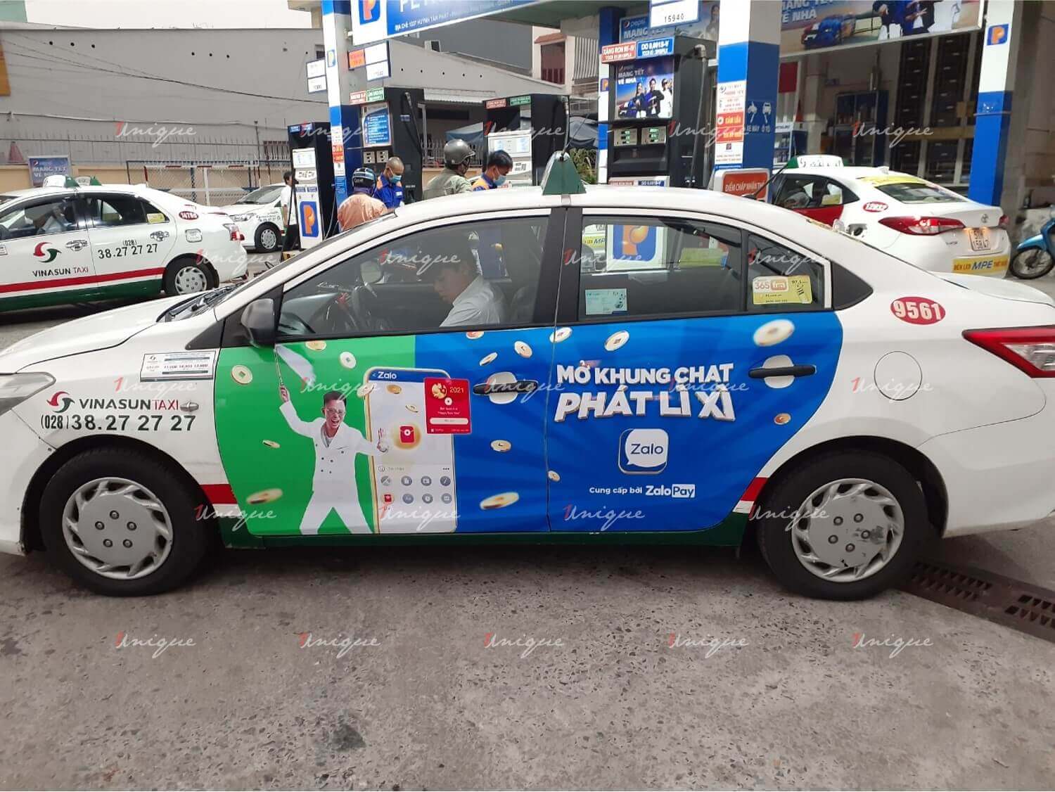 Chiến dịch quảng cáo trên xe taxi của ZaloPay dịp Tết 2021