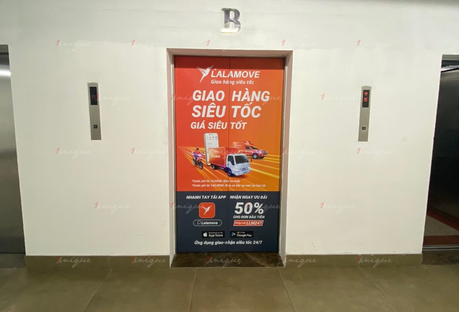 Chiến dịch quảng cáo dán thang máy của Lalamove