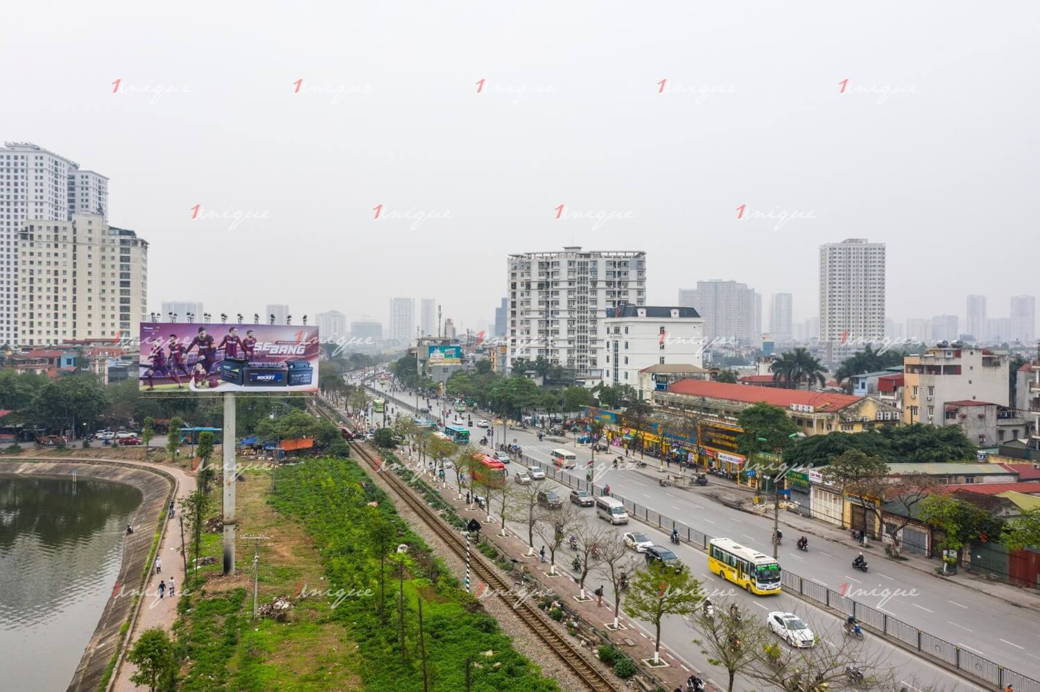 Ắc quy Rocket Hàn Quốc quảng cáo Billboard tại Giải Phóng, Hà Nội