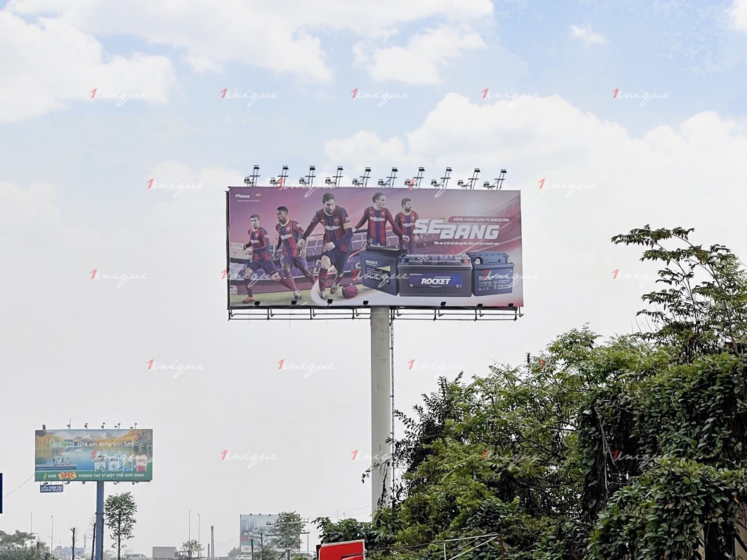 Ắc quy Rocket Hàn Quốc quảng cáo Billboard tại Giải Phóng, Hà Nội