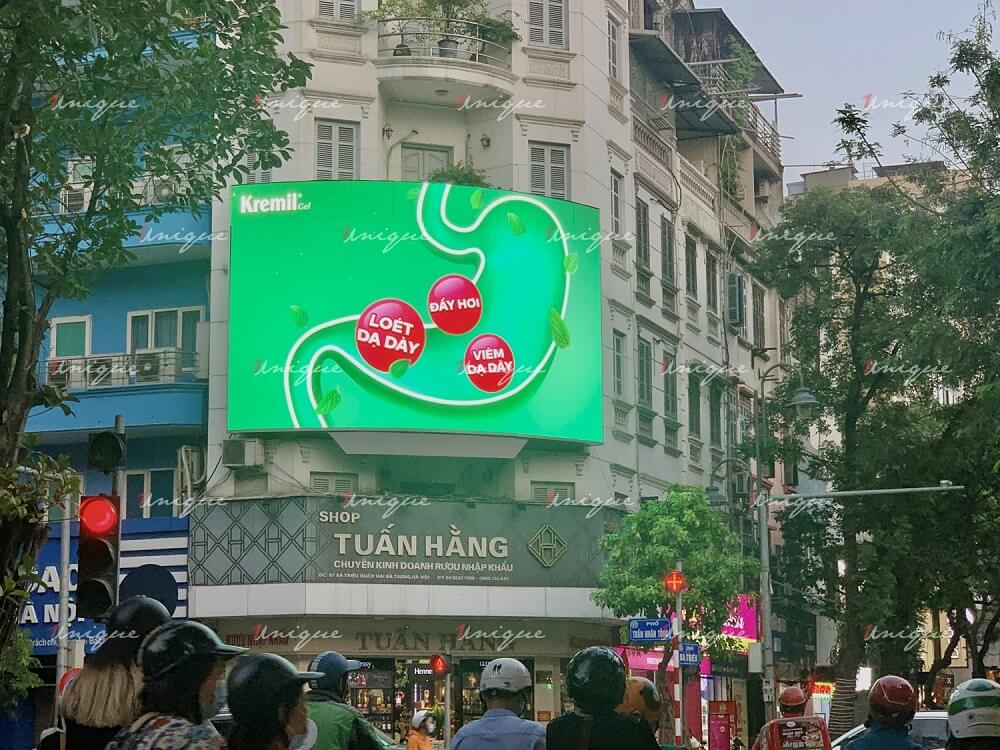 Thuốc dạ dày Kremil quảng cáo màn hình Led ngoài trời tại ngã tư Bà Triệu - Trần Nhân Tông, Hà Nội