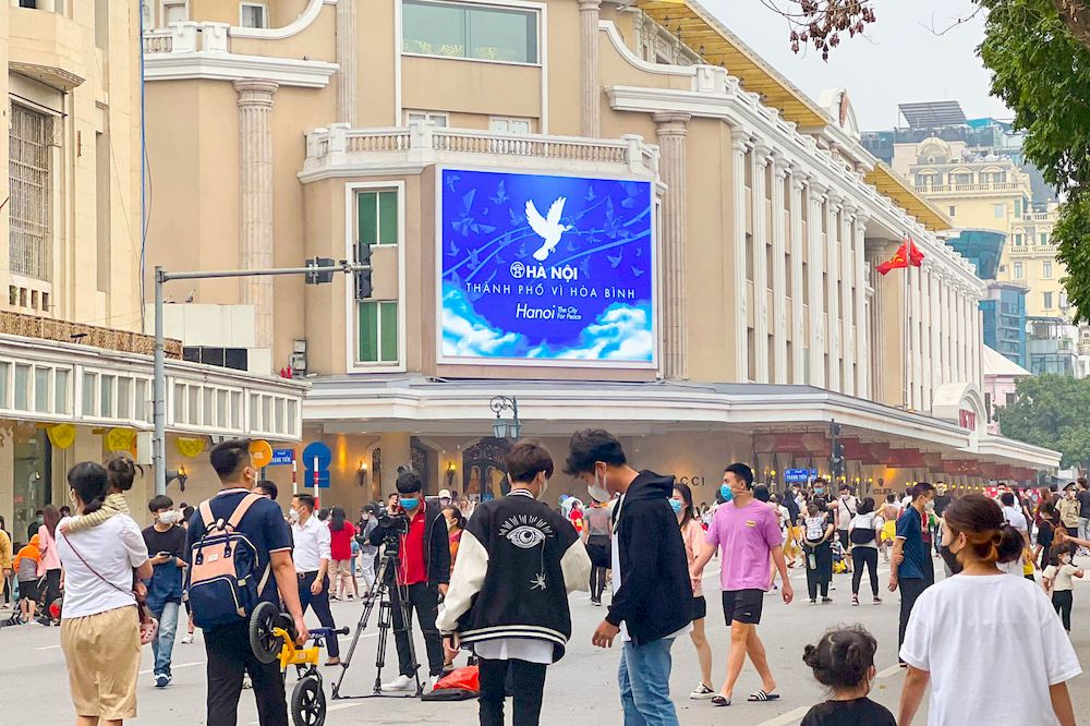 Màn hình Led quảng cáo ngoài trời tại Tràng Tiền Plaza, Hoàn Kiếm, Hà Nội
