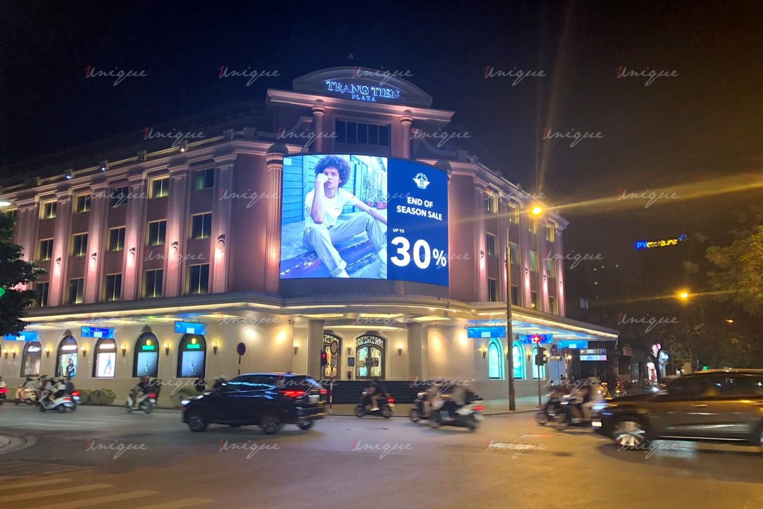 Màn hình Led quảng cáo ngoài trời tại Tràng Tiền Plaza, Hoàn Kiếm, Hà Nội