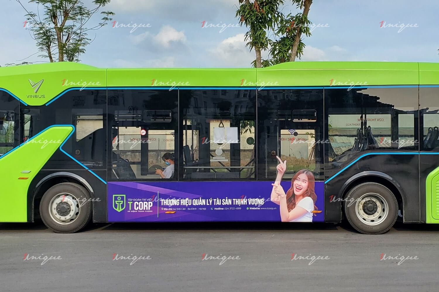 Tập đoàn Trí Việt TCorp quảng cáo trên xe buýt điện VinBus