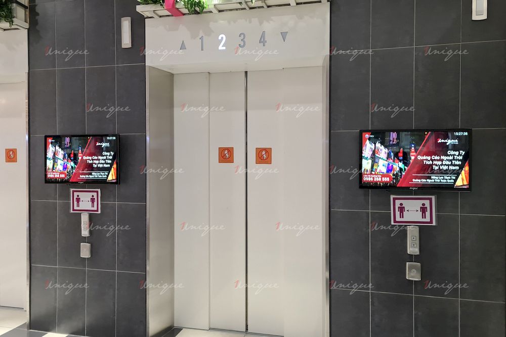 Màn hình LCD quảng cáo tại trung tâm thương mại Aeon Mall Long Biên