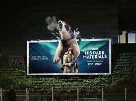 Bảng quảng cáo 3D với hiệu ứng 'thở ra khói' của phim 'His Dark Materials'