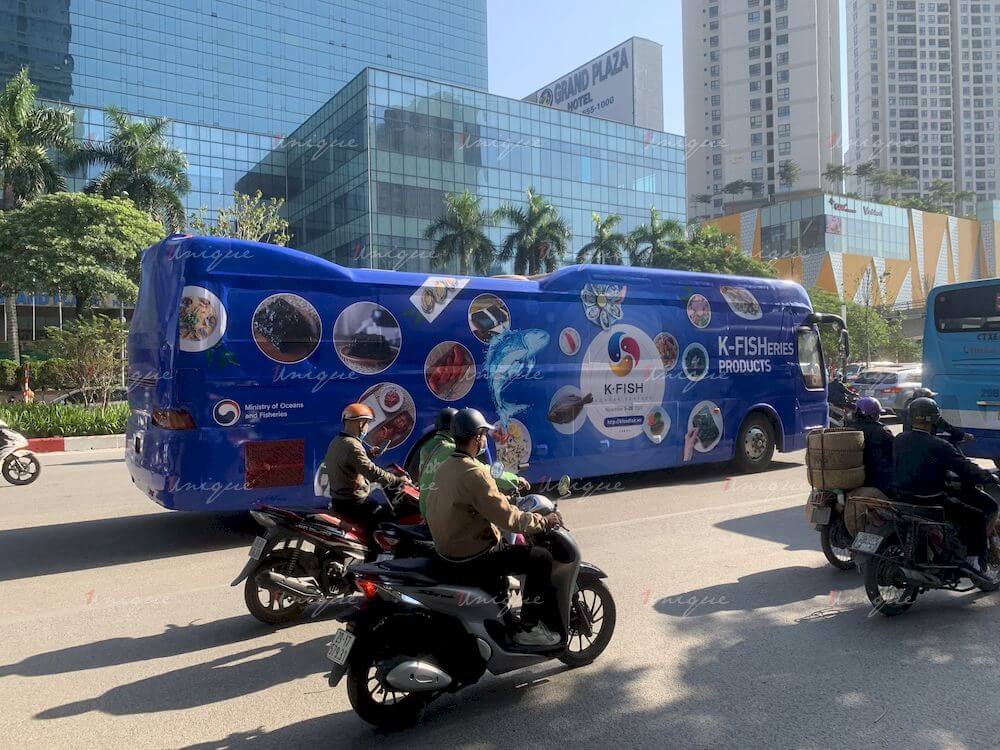 Kfood quảng cáo Luxury Roadshow xe ô tô 45 chỗ tại Hà Nội