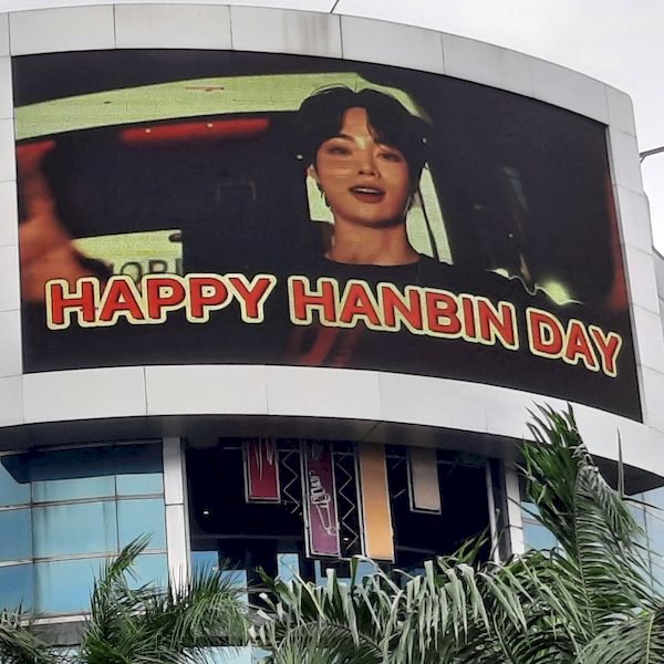 chiến dịch quảng cáo ngoài trời chúc mừng sinh nhật Hanbin Ngô Ngọc Hưng