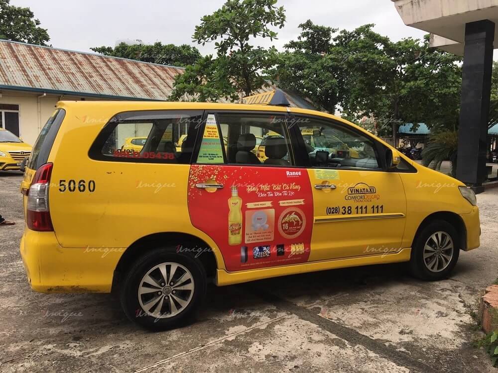quảng cáo trên xe taxi dịp Tết