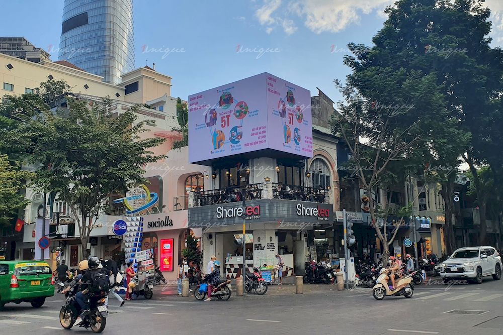 màn hình LED quảng cáo phố đi bộ Nguyễn Huệ (113 Nguyễn Huệ, nút giao Huỳnh Thúc Kháng)