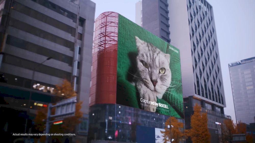 Billboard quảng cáo khổng lồ sử dụng ảnh chụp từ điện thoại chứng minh sức mạnh tuyệt đỉnh của cảm biến máy ảnh Samsung