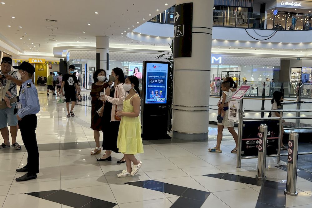 VNPAY-QR quảng cáo màn hình LCD tại trung tâm thương mại Aeon Mall Long Biên (Hà Nội)