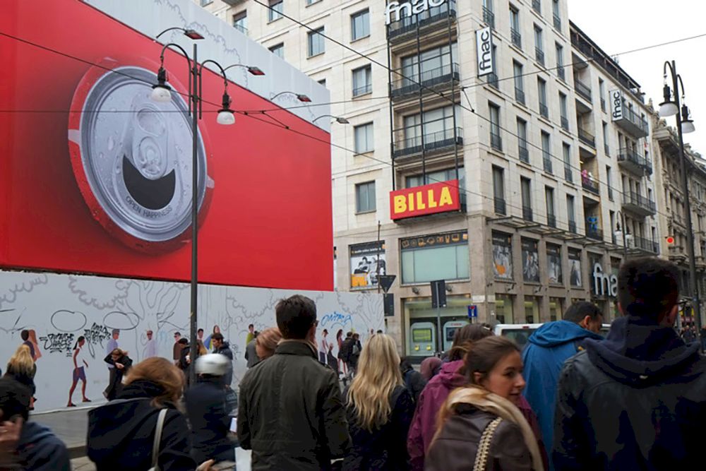 Chiến dịch OOH “Happy Can” của Coca-Cola: Những chiếc lon vui vẻ mang đến niềm vui cho người dân nước Ý