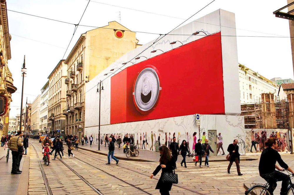 Chiến dịch OOH “Happy Can” của Coca-Cola: Những chiếc lon vui vẻ mang đến niềm vui cho người dân nước Ý