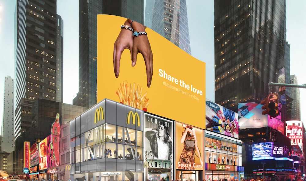 Chiến dịch quảng cáo ngoài trời “Share the love" của McDonald’s