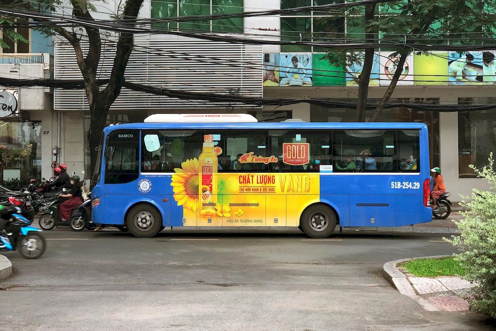 Creative Bus Advertising: Quảng cáo xe bus sáng tạo của Dầu ăn Tường An