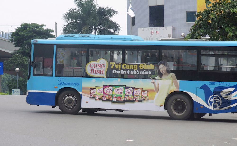 Creative Bus Advertising: Quảng cáo xe bus sáng tạo của Mỳ Cung Đình