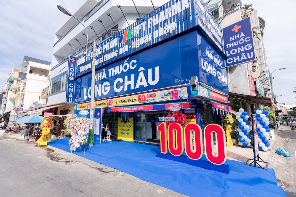 Chiến dịch OOH quy mô lớn của FPT Long Châu tri ân khách hàng nhân cột mốc 1.000 nhà thuốc