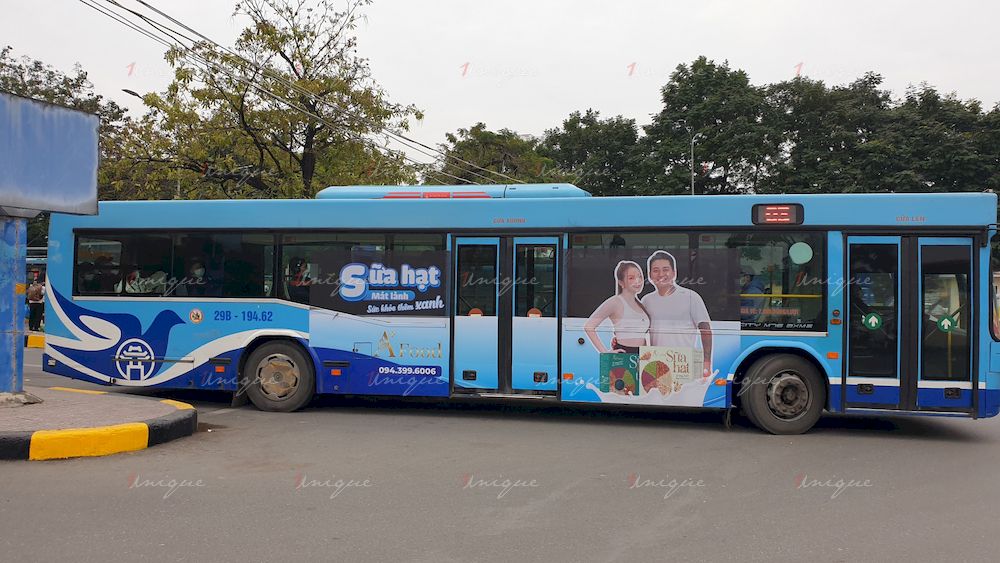 Sữa hạt A+ Food quảng cáo trên xe bus tại Hà Nội tuyến 03