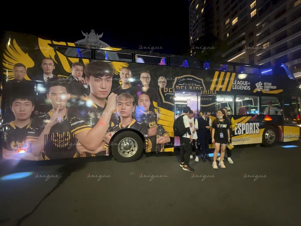 Roadshow bus 2 tầng ăn mừng chức vô địch của đội tuyển GAM Esports LOL