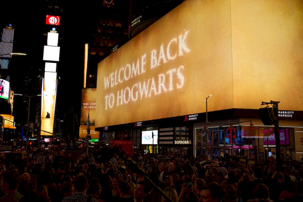 “Harry Potter and the Cursed Child” quảng cáo DOOH đầy mãn nhãn tại Times Square