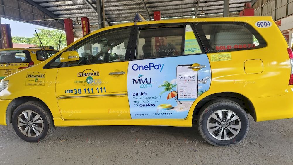 Chiến dịch quảng cáo trên xe taxi của cổng thanh toán OnePay