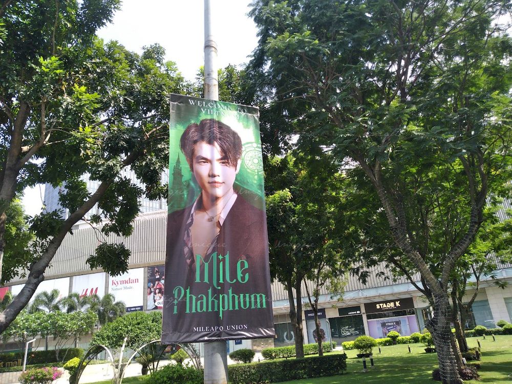 Project quảng cáo Banner Phướn chào đón thần tượng Mile Apo đến Việt Nam