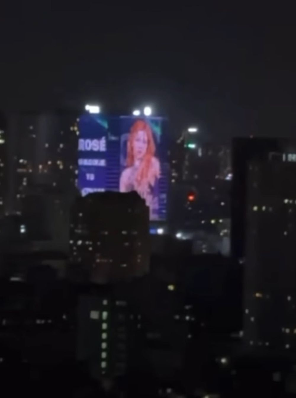 Quảng cáo LED Building chào đón Rosé (BlackPink) đến Việt Nam